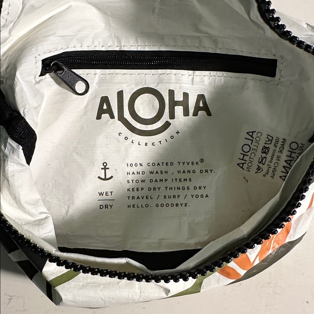 ALOHA Collection Painted Birds Hip Pack - Picture 4 of 5